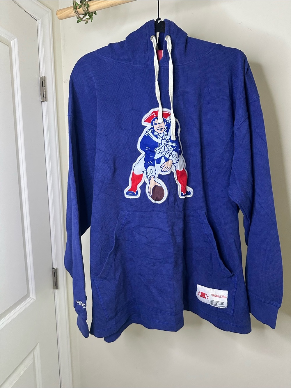 Men’s 3XLB | 100% Cotton Mitchell & Ness New England Patriots Pat Patriot Hoodie